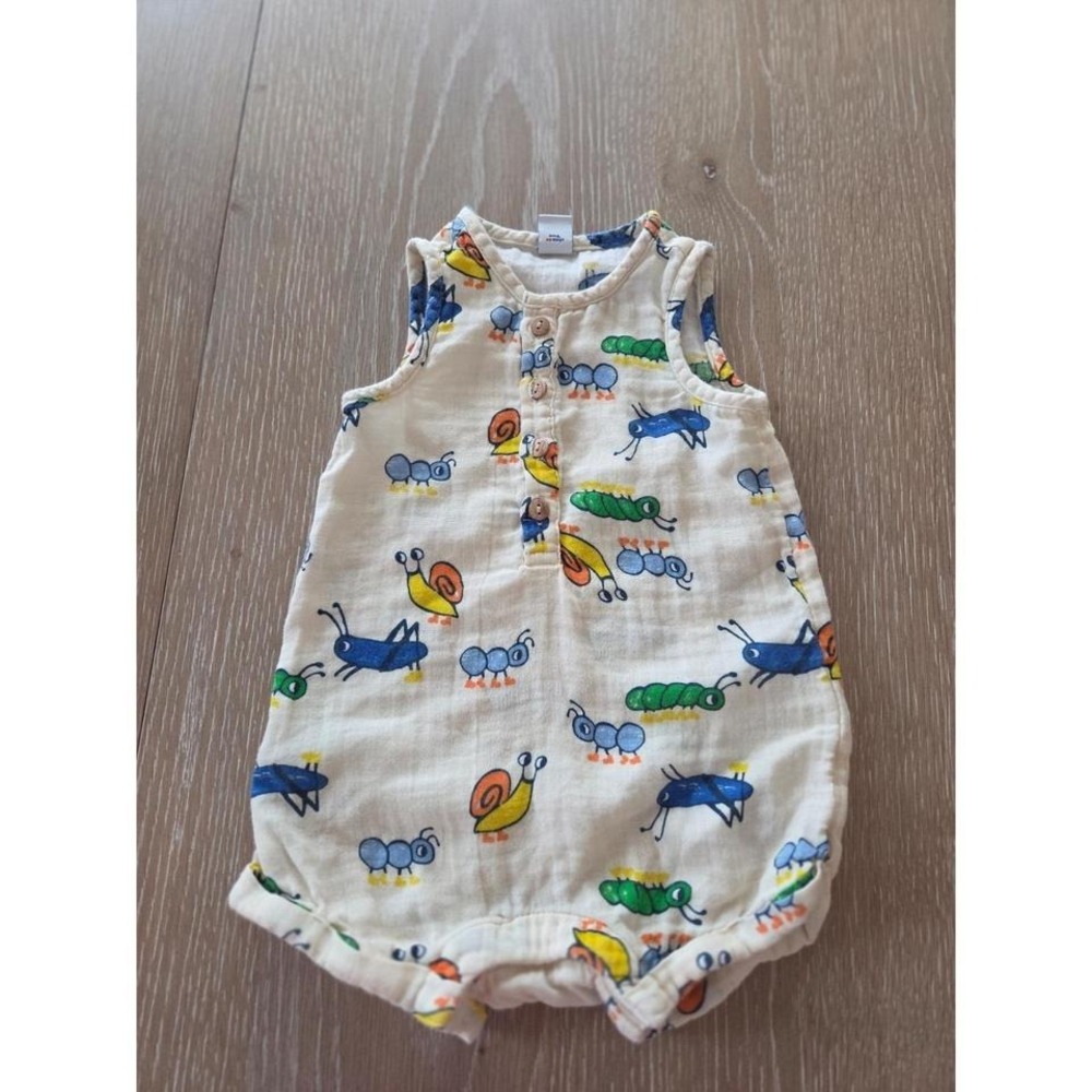 Old navy baby boy romper 12-18 mos